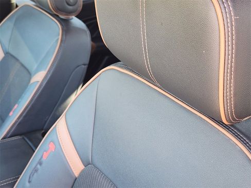 Used 2023 GMC Canyon AT4 w/ Technology Package image 17