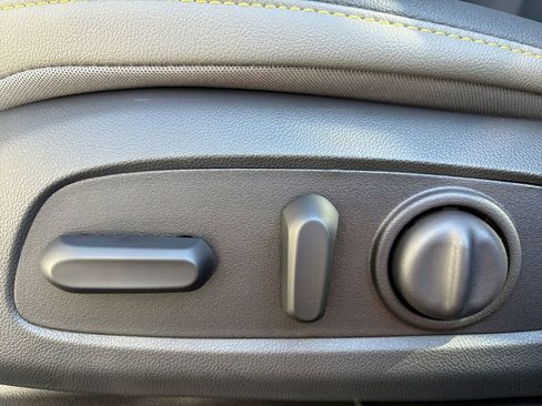 New 2026 Chevrolet Trax ACTIV w/ Sunroof Package image 14