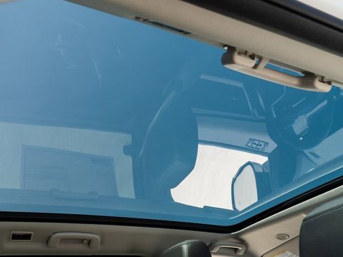 Used 2024 Land Rover Discovery Sport S image 29