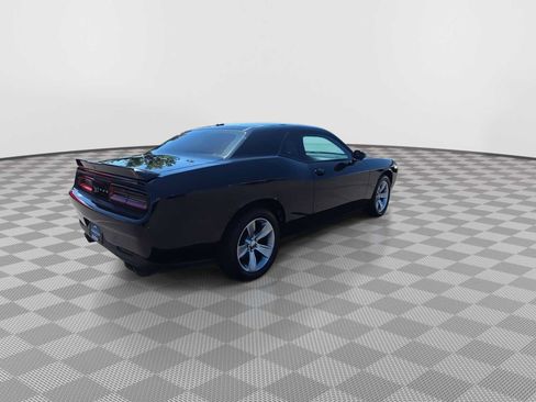 Used 2020 Dodge Challenger SXT RWD image 8