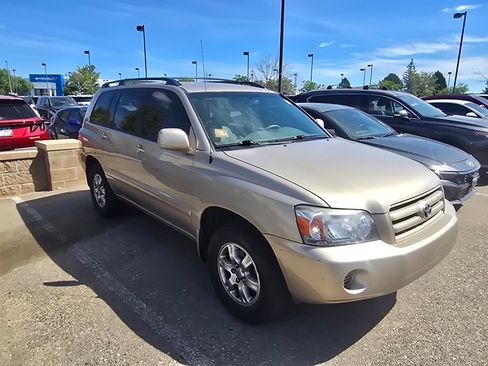 Used 2007 Toyota Highlander 4WD V6 w/ 3rd Row image 8