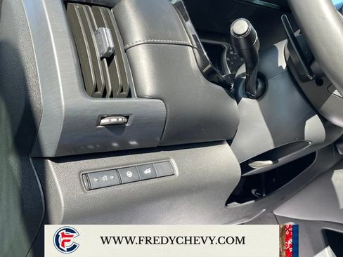 Used 2025 Nissan Pathfinder SL AWD/4WD image 33