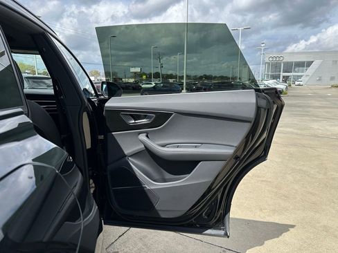 Certified 2025 Audi Q8 Premium Plus w/ Premium Plus Package AWD/4WD image 29