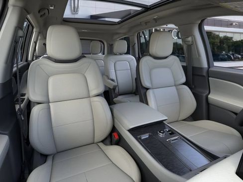 New 2026 Lincoln Aviator Reserve AWD/4WD image 10