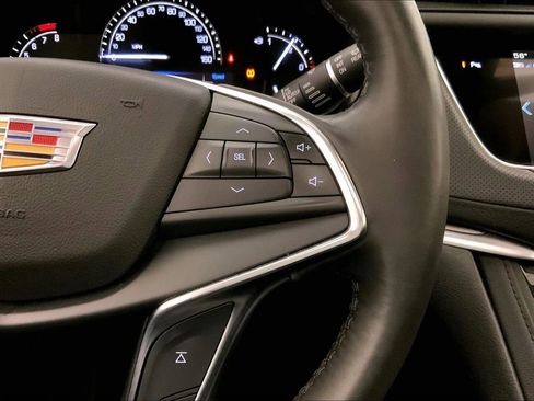 Used 2018 Cadillac XT5 Luxury w/ Driver Awareness Package image 19