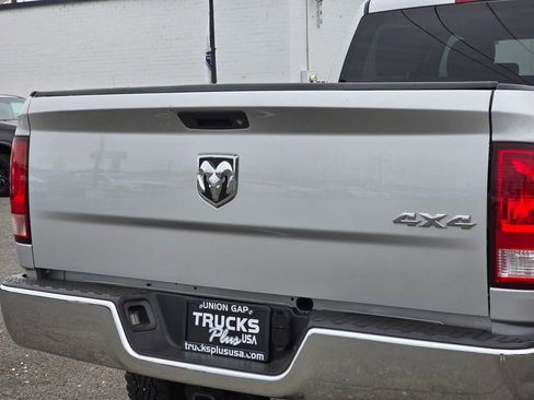 Used 2016 RAM 2500 Tradesman w/ Chrome Appearance Group AWD/4WD image 13