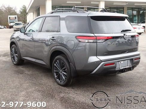New 2026 Nissan Pathfinder SL w/ SL Premium Package AWD/4WD image 5