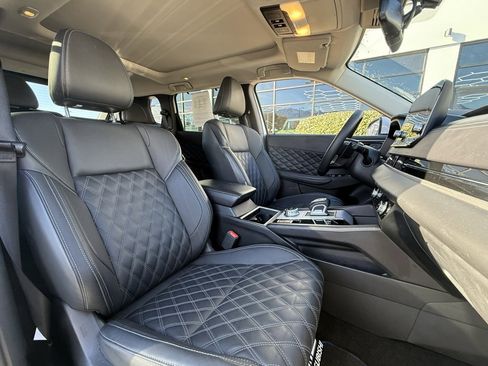 Used 2025 Mitsubishi Outlander SEL image 29