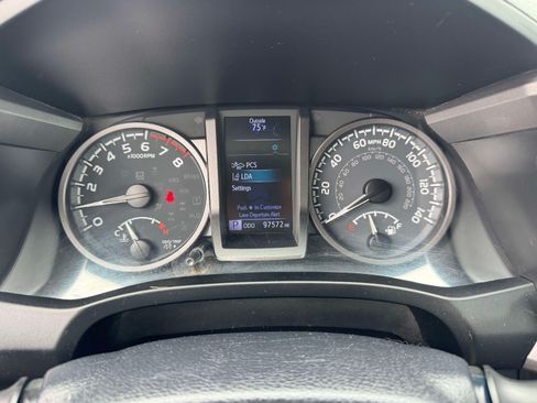 Used 2020 Toyota Tacoma TRD Sport w/ Technology Package AWD/4WD image 27
