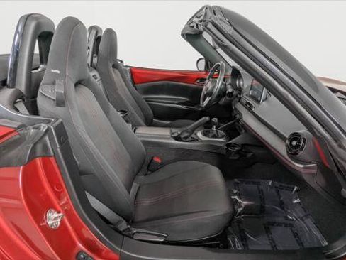 Used 2016 MAZDA MX-5 Miata Club RWD image 18