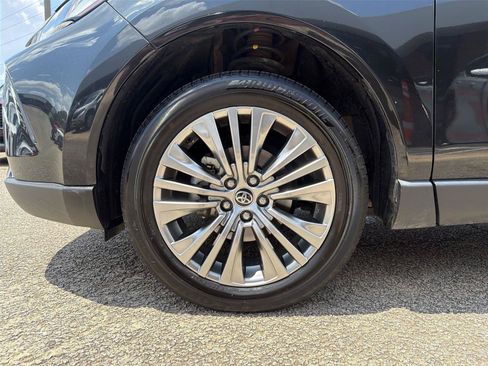 Used 2022 Toyota Venza Limited AWD/4WD image 10