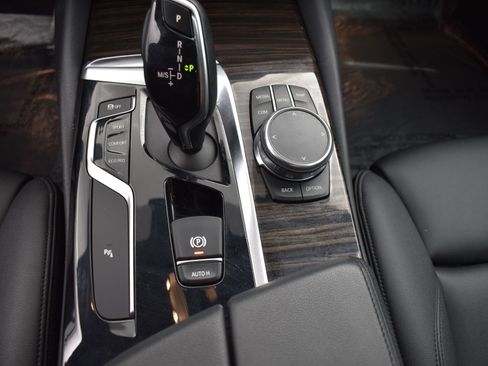 Used 2019 BMW 530i xDrive w/ Convenience Package image 12