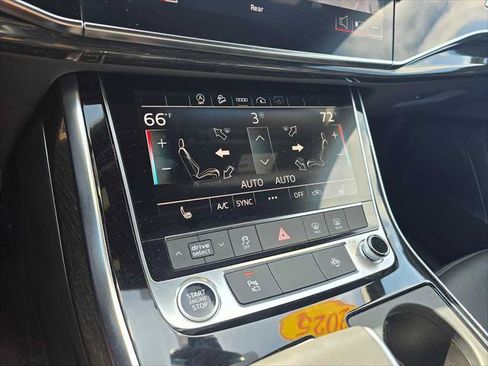 Used 2025 Audi Q7 2.0T Premium w/ Convenience Package AWD/4WD image 36