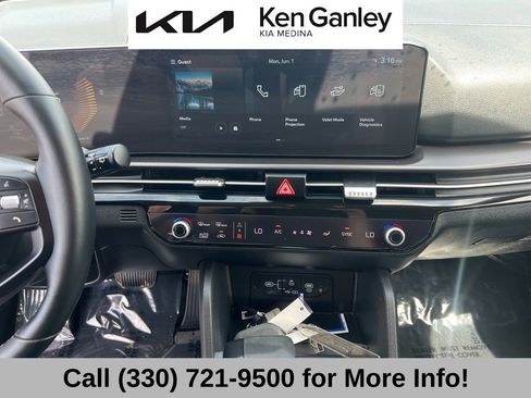 Certified 2026 Kia Sportage EX FWD image 36