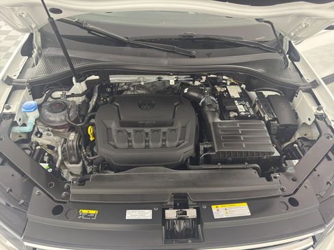 Used 2024 Volkswagen Tiguan SE FWD image 11