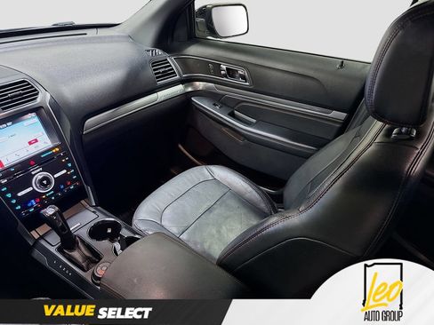 Used 2018 Ford Explorer Sport w/ Equipment Group 401A AWD/4WD image 26