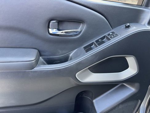 Used 2022 Nissan Frontier SV image 14