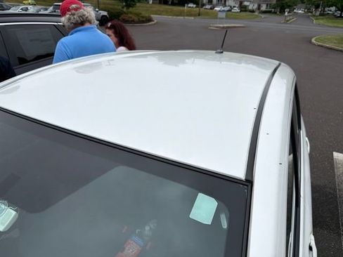 Used 2014 Nissan Versa Note SV w/ SL Package FWD image 5
