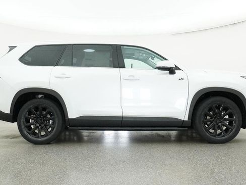 New 2026 Toyota Grand Highlander XLE FWD image 20