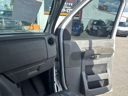 Used 2012 Ford E-250 and Econoline 250 w/ PWR Group RWD image 21