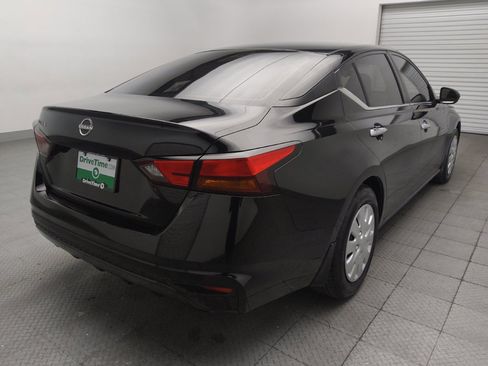 Used 2024 Nissan Altima 2.5 S FWD image 9
