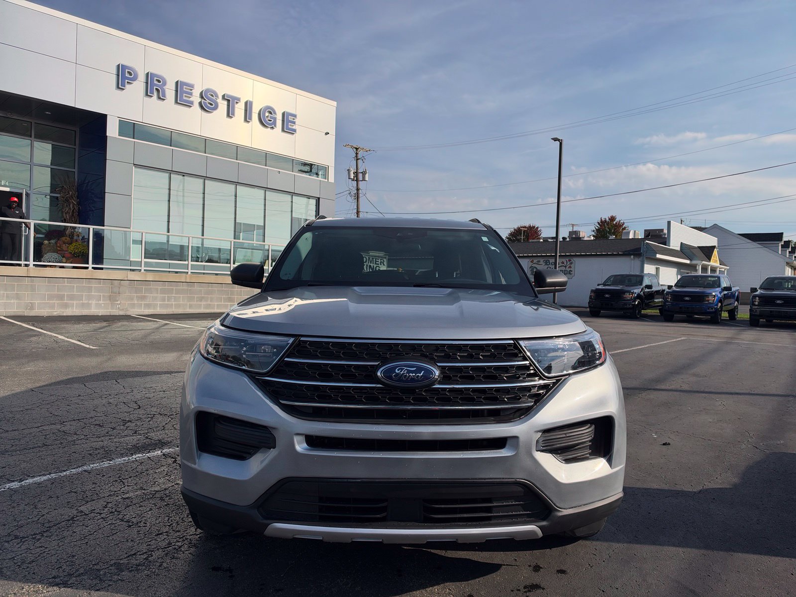 Used 2023 Ford Explorer XLT w/ Class IV Trailer Tow Package AWD/4WD image 9