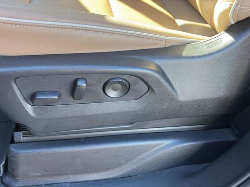 Used 2024 Chevrolet Tahoe Premier w/ Premium Package image 12