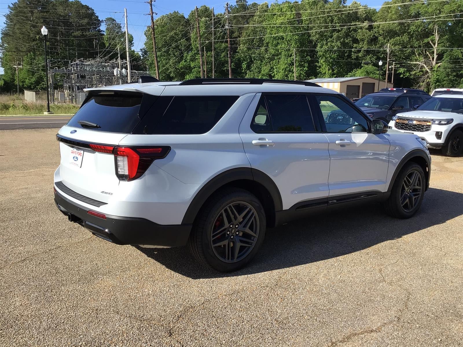 New 2026 Ford Explorer ST-Line w/ ST-Line Street Pack AWD/4WD image 8