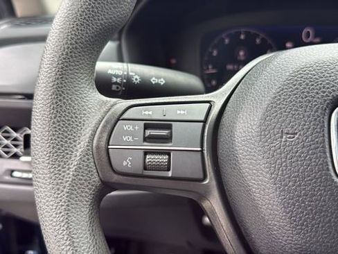 Used 2024 Honda Accord EX image 22