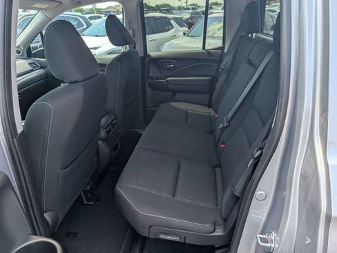 Used 2024 Honda Ridgeline Sport image 10
