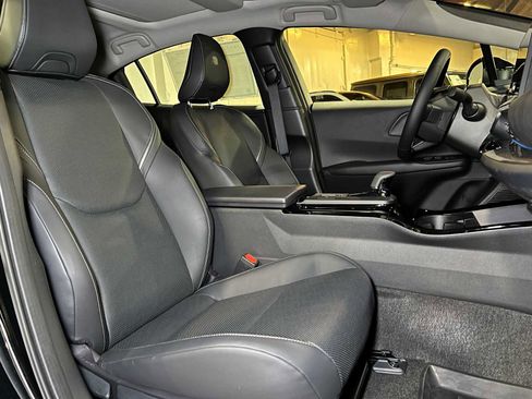 Used 2025 Toyota Prius AWD image 13