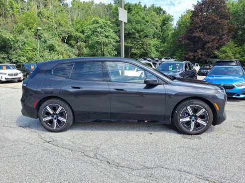 Used 2024 BMW iX xDrive50 w/ Premium Package AWD/4WD image 7