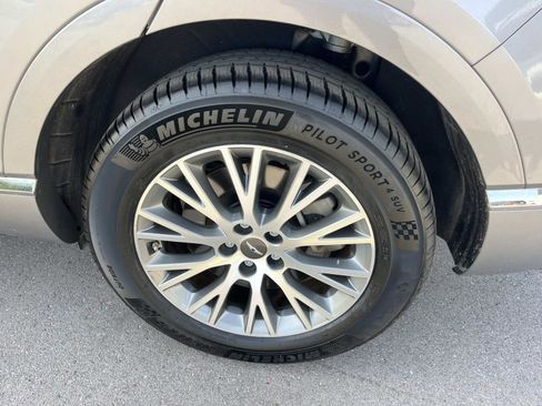 Used 2024 Genesis GV80 2.5T AWD/4WD image 11
