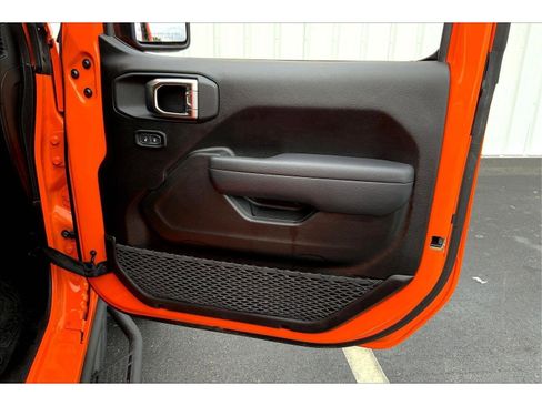 Used 2025 Jeep Wrangler Sport S image 21