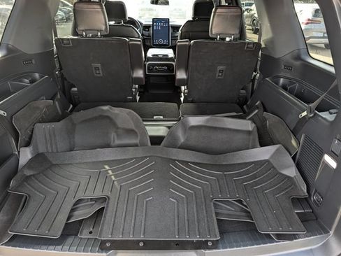 Used 2024 Ford Expedition Limited AWD/4WD image 32