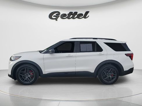 Used 2025 Ford Explorer ST AWD/4WD image 8