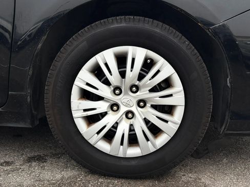 Used 2013 Toyota Camry FWD image 38