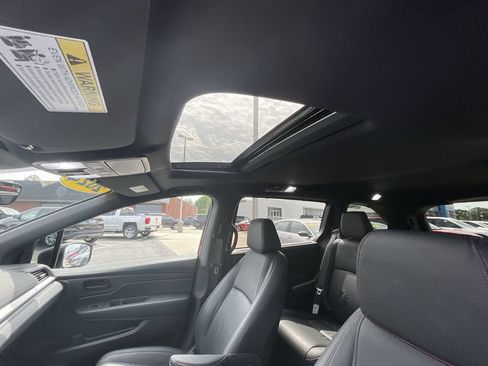 Used 2024 Honda Odyssey Sport image 18
