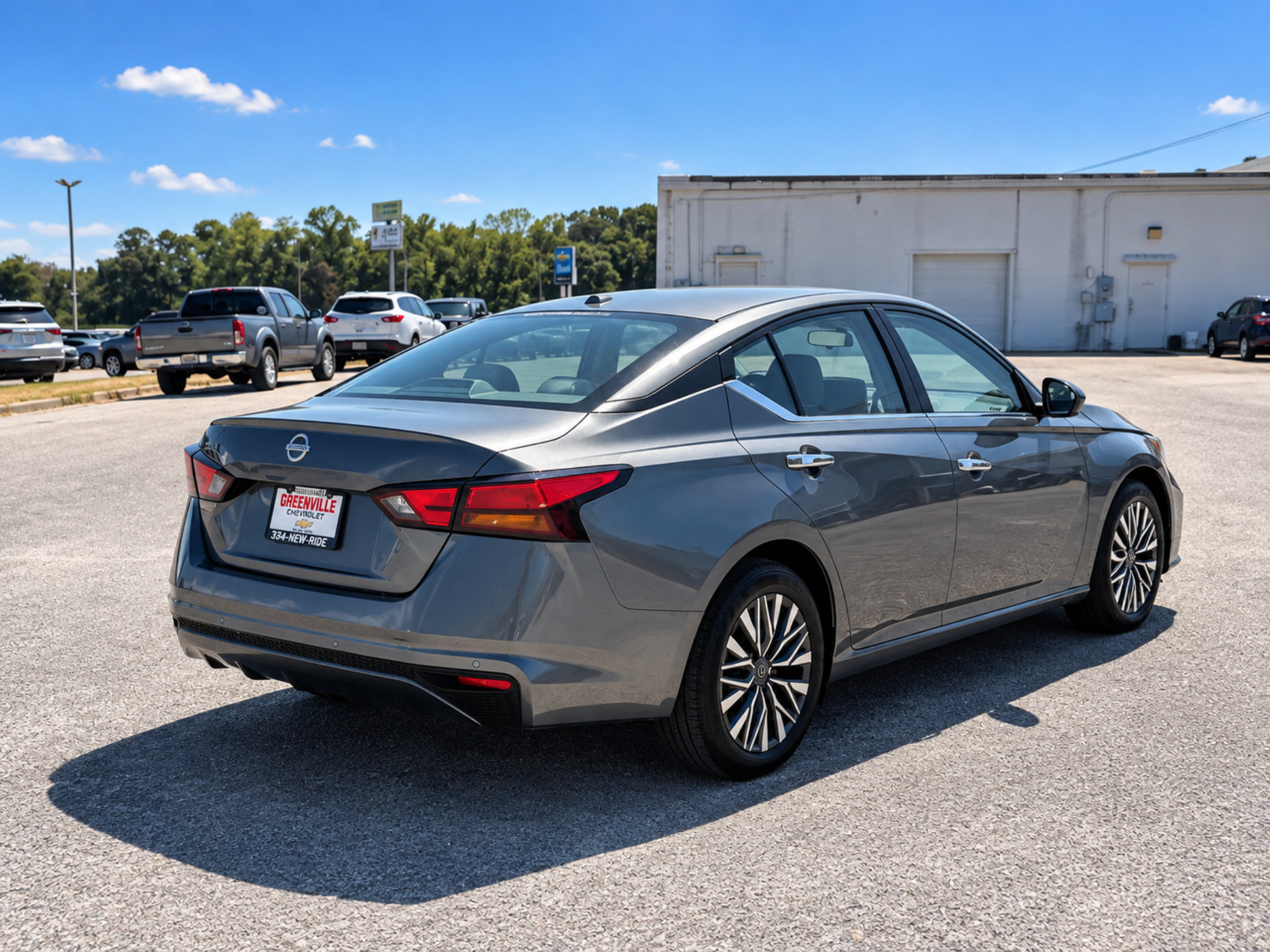 Used 2025 Nissan Altima 2.5 SV FWD image 5