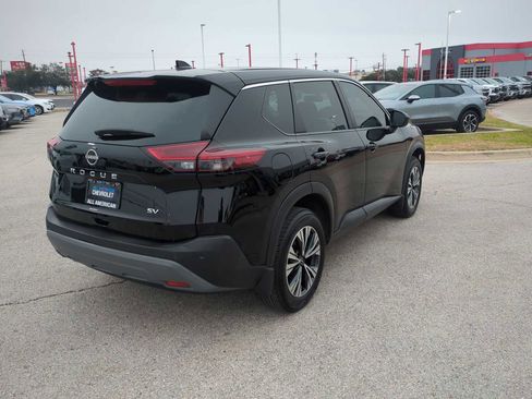 Used 2023 Nissan Rogue SV image 8
