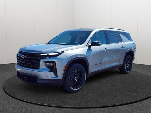New 2026 Chevrolet Traverse LT w/ Midnight/Sport Edition FWD image 3