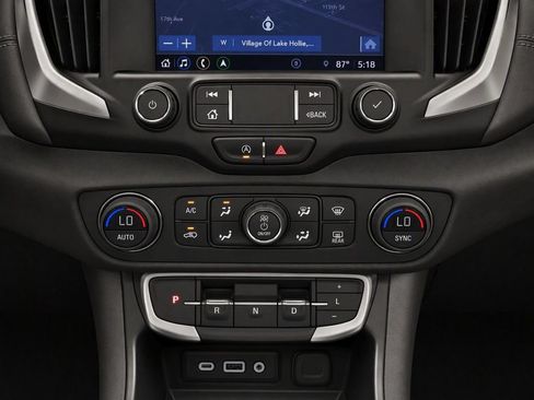 Certified 2024 GMC Terrain SLT w/ Infotainment Package II AWD/4WD image 17