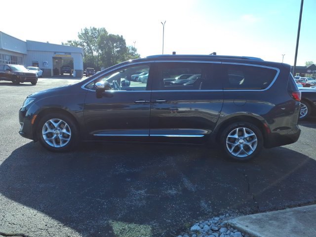 Used 2020 Chrysler Pacifica Limited FWD image 4