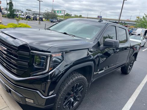 Used 2024 GMC Sierra 1500 Elevation AWD/4WD image 2