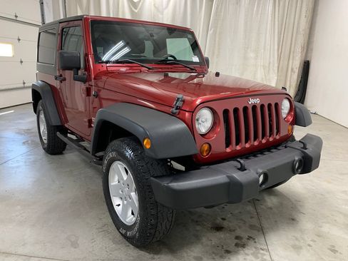 Used 2013 Jeep Wrangler Sport AWD/4WD image 13