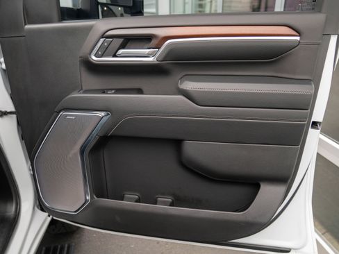 Used 2024 GMC Sierra 3500 Denali w/ Denali Reserve Package image 37