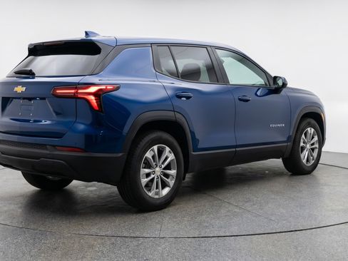 Used 2025 Chevrolet Equinox LT FWD image 9