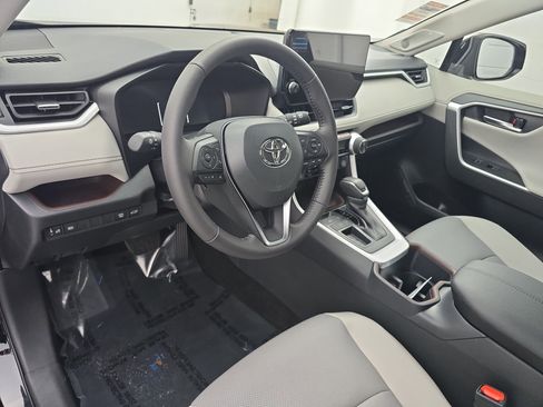 Used 2025 Toyota RAV4 Limited image 16