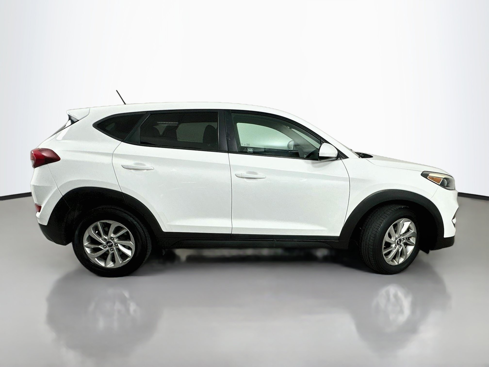 Used 2017 Hyundai Tucson SE w/ Cargo Package FWD image 8
