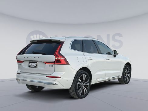 Certified 2023 Volvo XC60 B5 Plus w/ Climate Package image 7